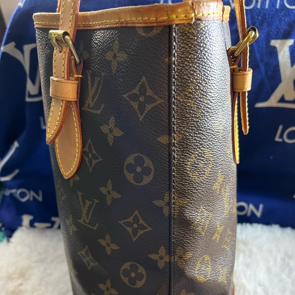 Authentic LV bucket bag PM size - Picture 4 of 12